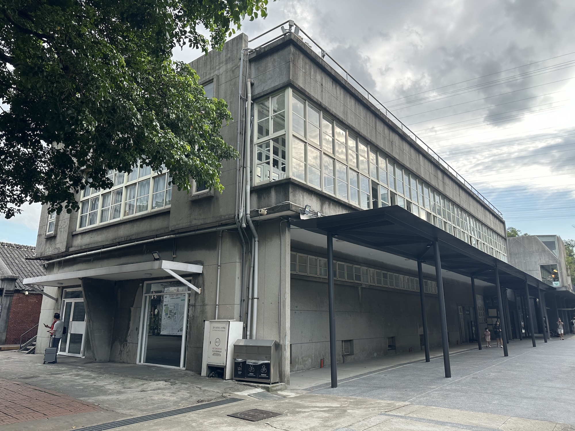 中2館 2F 果酒練舞場